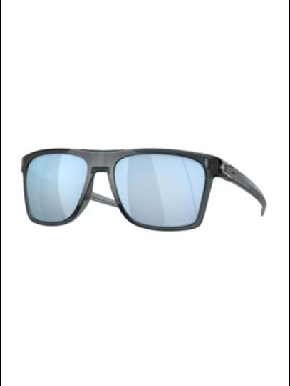 Oakley Sunglasses with a frame made of injected in black and lenses made of  plastic in